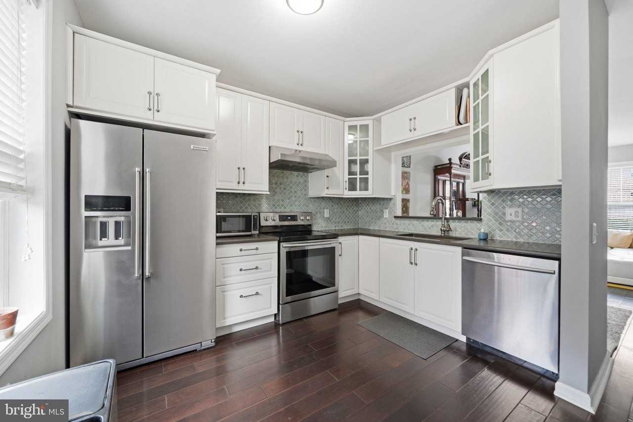 700 S 13th St - Photo 5 of 15