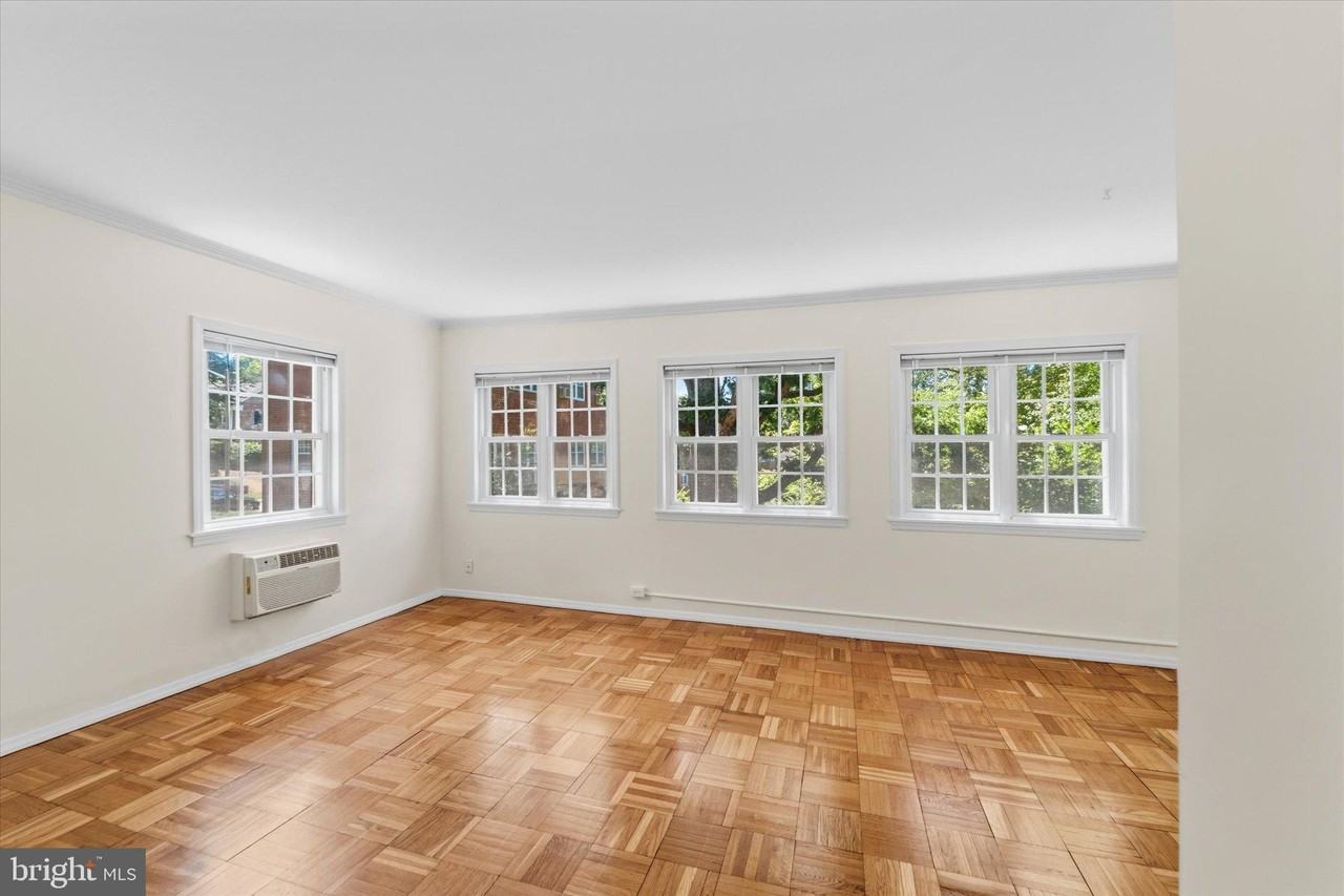 3226 Gunston Rd - Photo 7 of 31