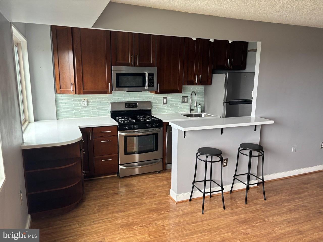 2500 N Van Dorn St #1517 - Photo 3 of 15