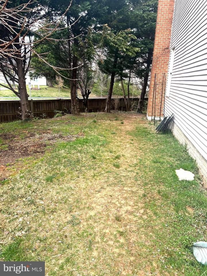10504 Trowbridge Ct - Photo 2 of 28