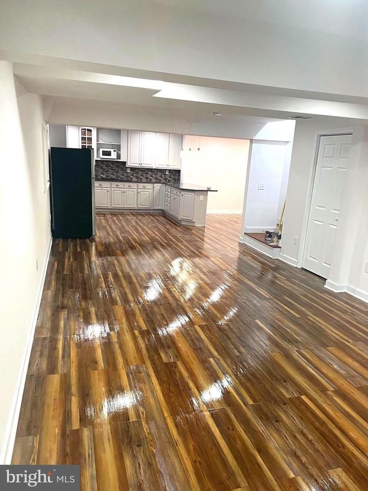 10504 Trowbridge Ct - Photo 6 of 28