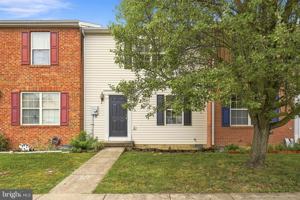 featured image of 219 Surrey Club Ln