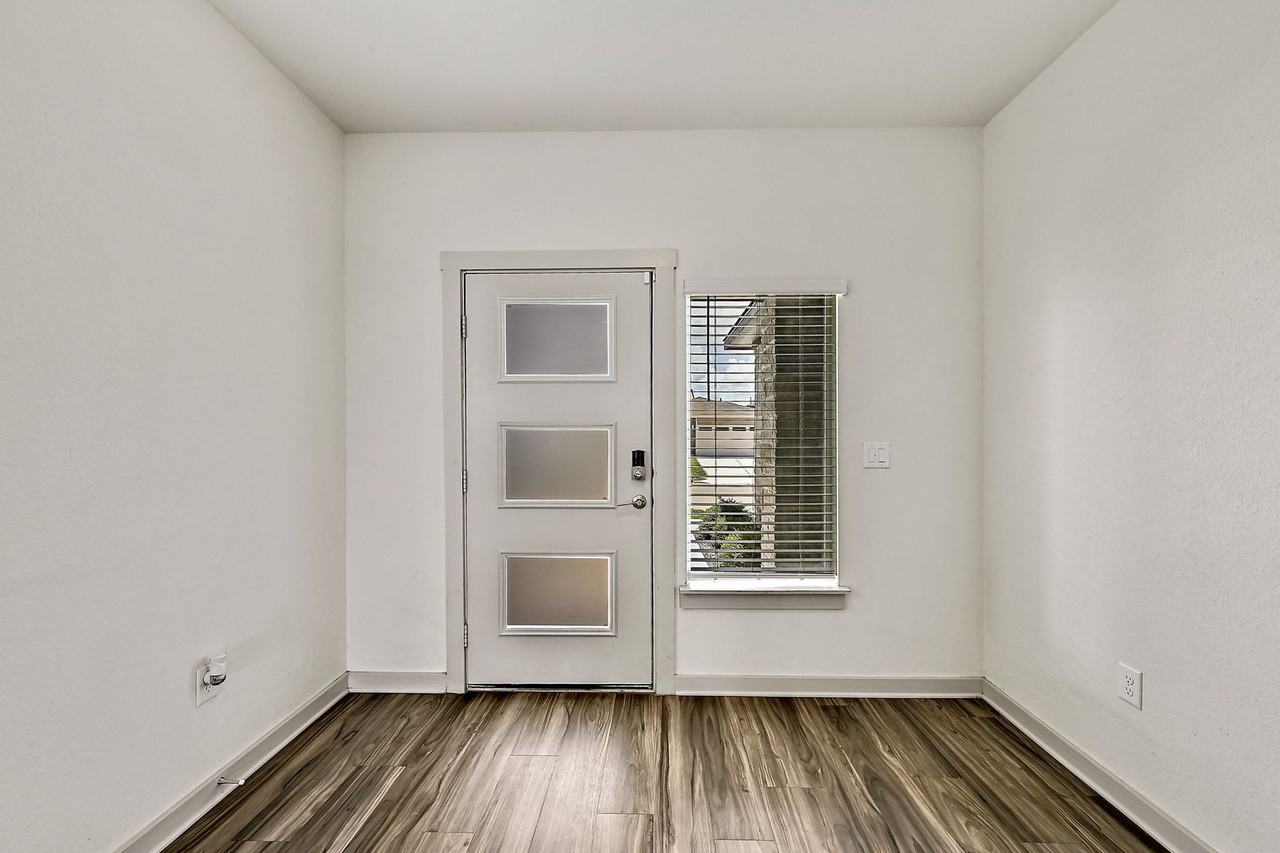 109 Cupreata Ln - Photo 4 of 41