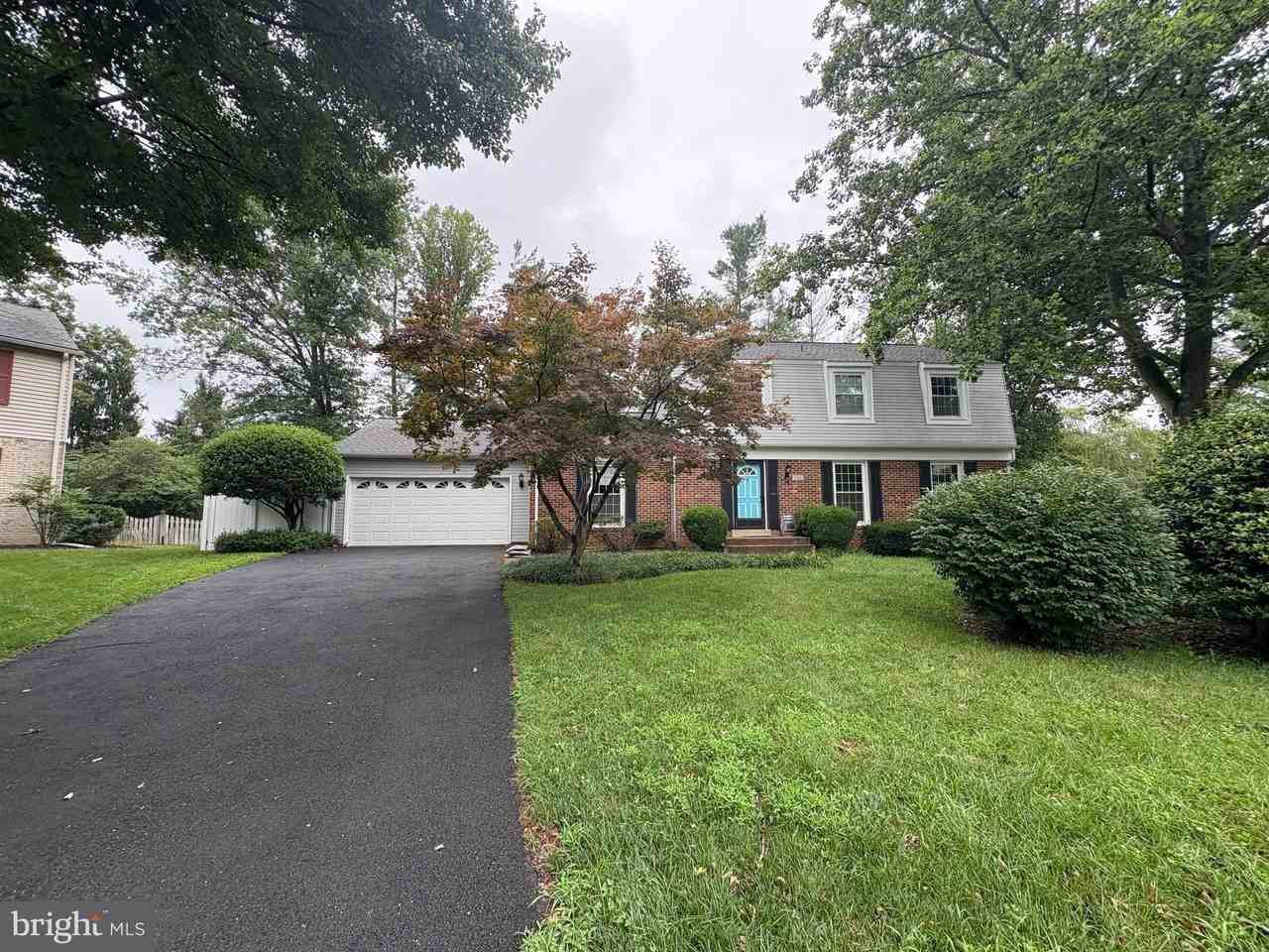 5301 New Church Ct - Photo 3 of 50