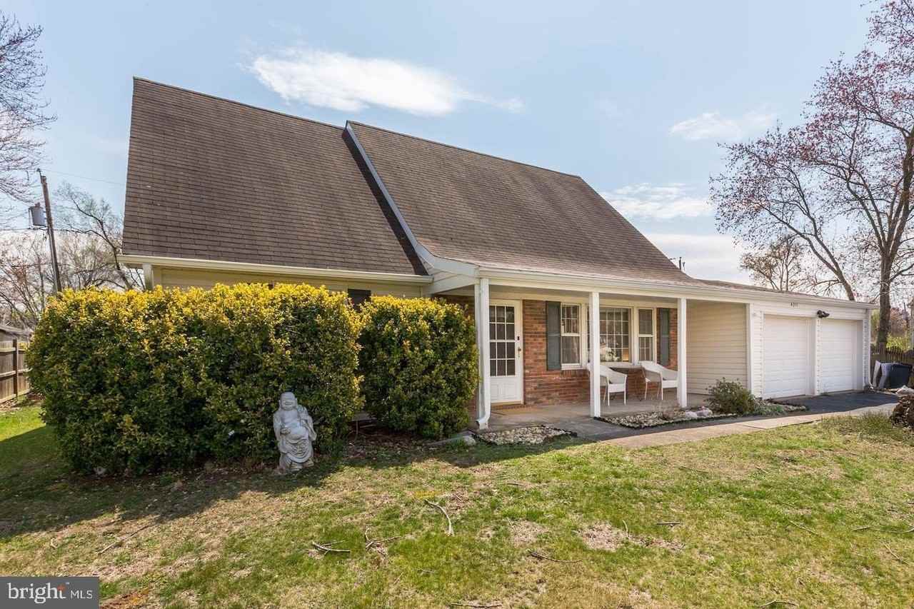 4311 Pergate Ln - Photo 3 of 30