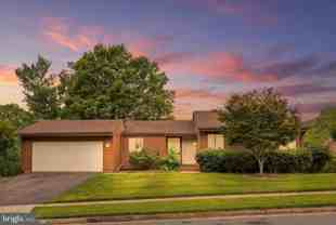 8811 Burbank Rd - Photo 1 of 1