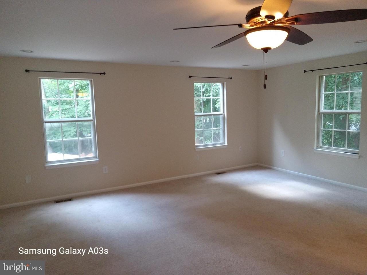 6398 Shaundale Dr - Photo 5 of 19