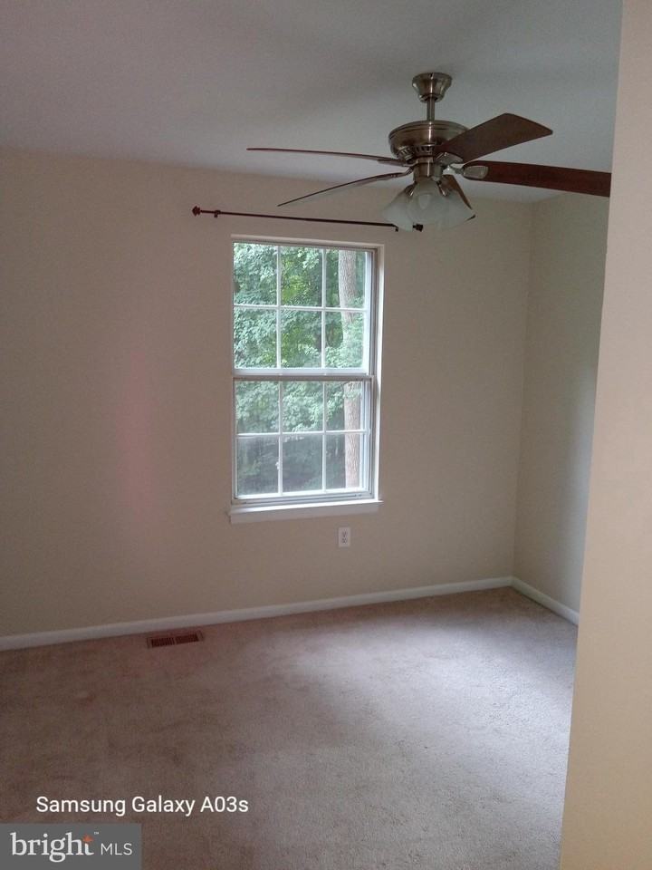 6398 Shaundale Dr - Photo 6 of 19
