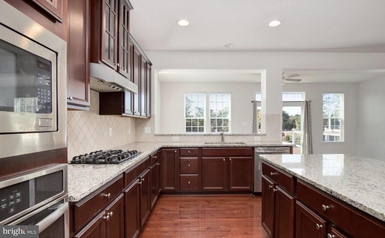 22889 Lacey Oak Ter - Photo 3 of 19