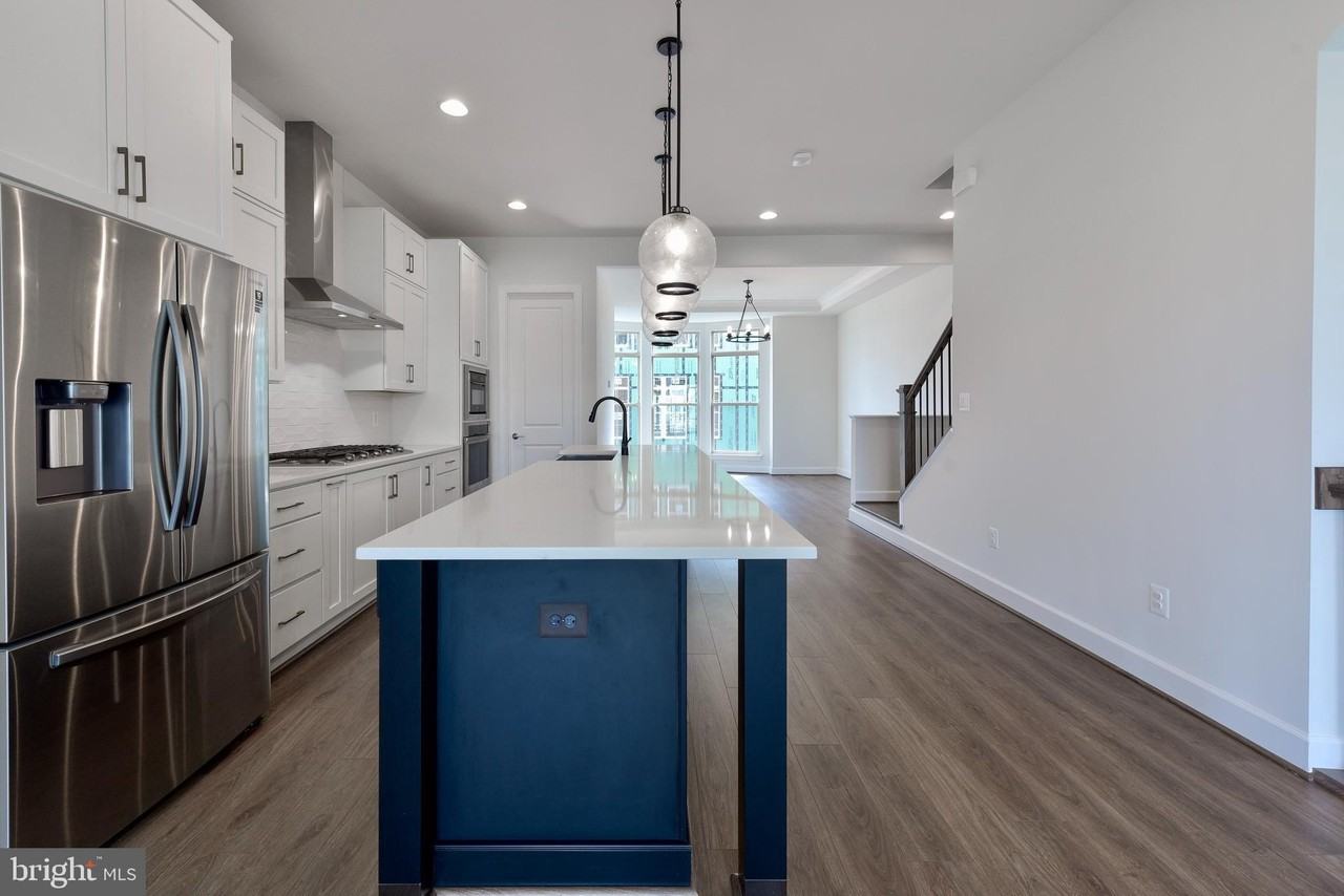20686 Glenmont Ter - Photo 5 of 25
