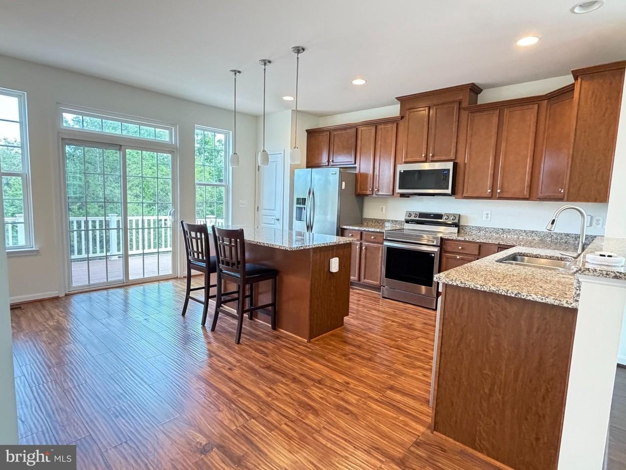 8267 Heritage Crossing Ct - Photo 2 of 18