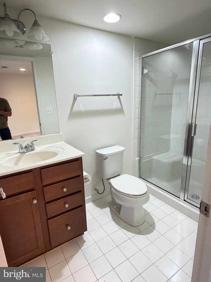 8267 Heritage Crossing Ct - Photo 5 of 18