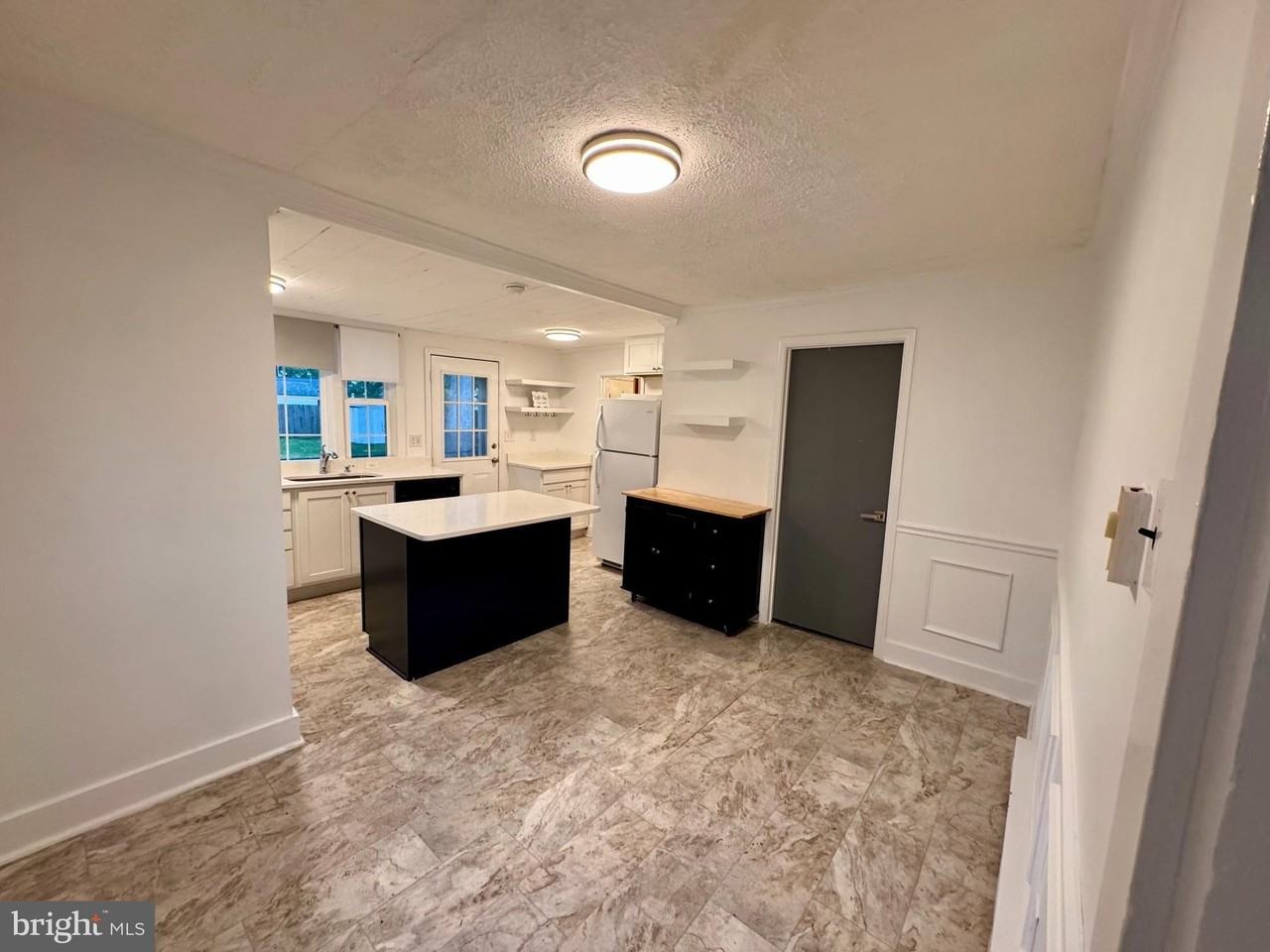 219 Longfellow Ave - Photo 5 of 24