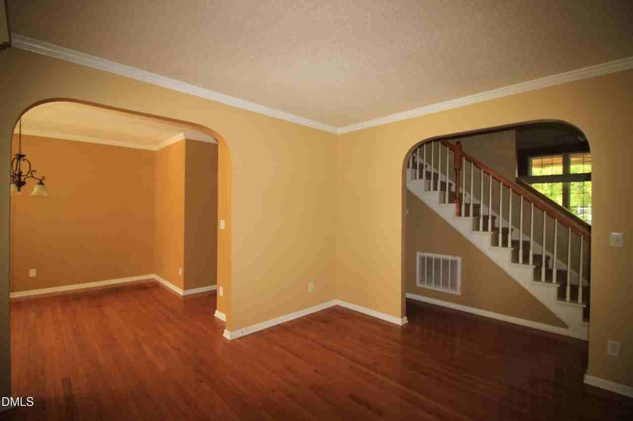3117 Cregler Dr - Photo 3 of 25