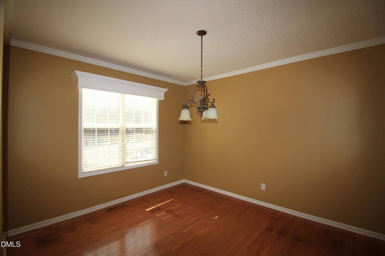 3117 Cregler Dr - Photo 4 of 25