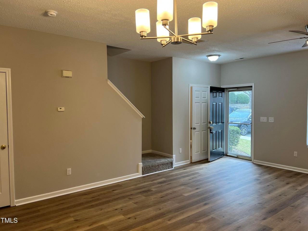 116 Baberton Dr - Photo 4 of 24