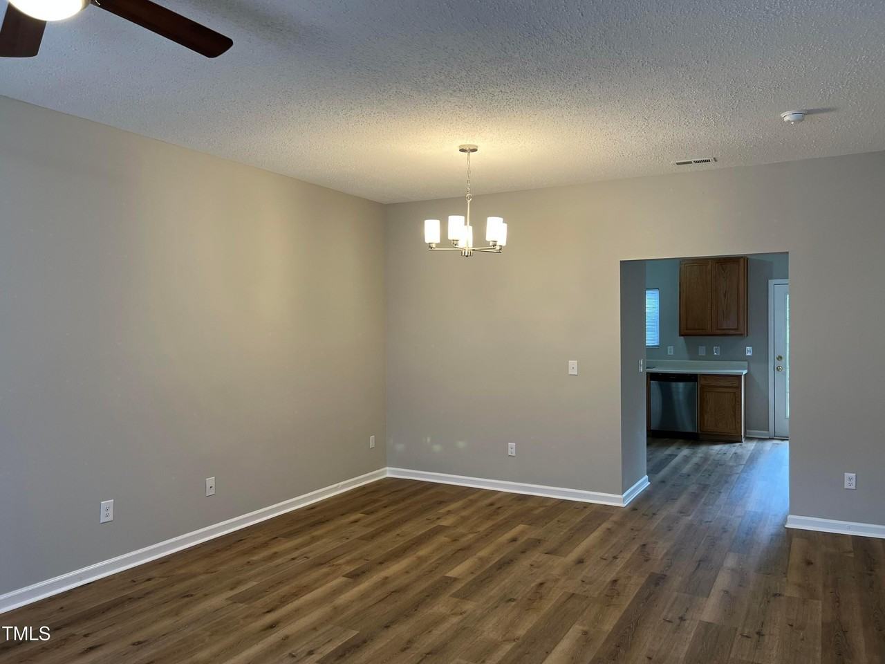 116 Baberton Dr - Photo 5 of 24