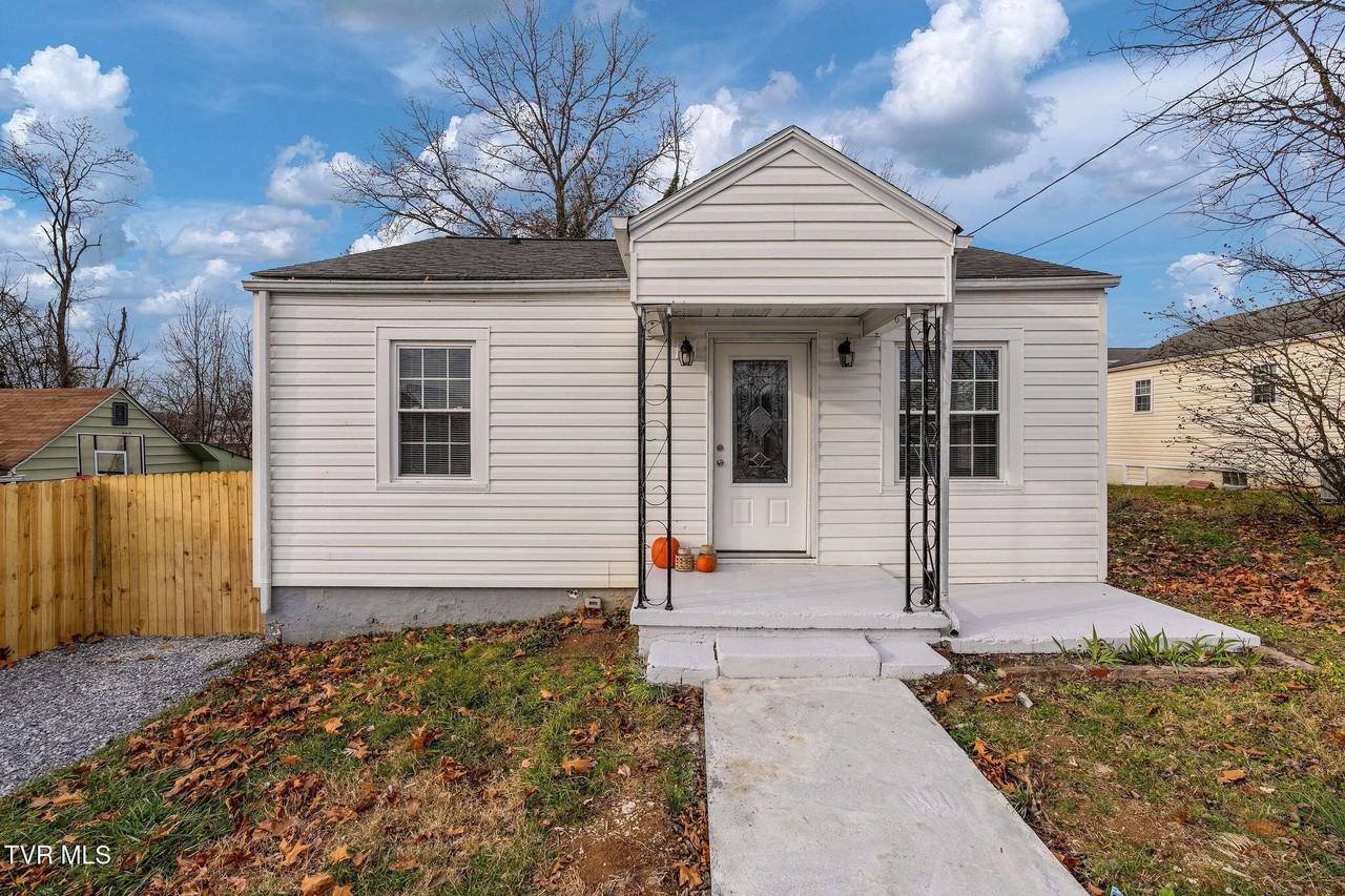 11 Birch St - Photo 2 of 34