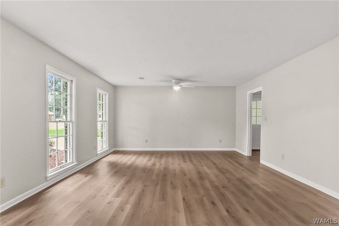 4215 Smith St - Photo 2 of 26