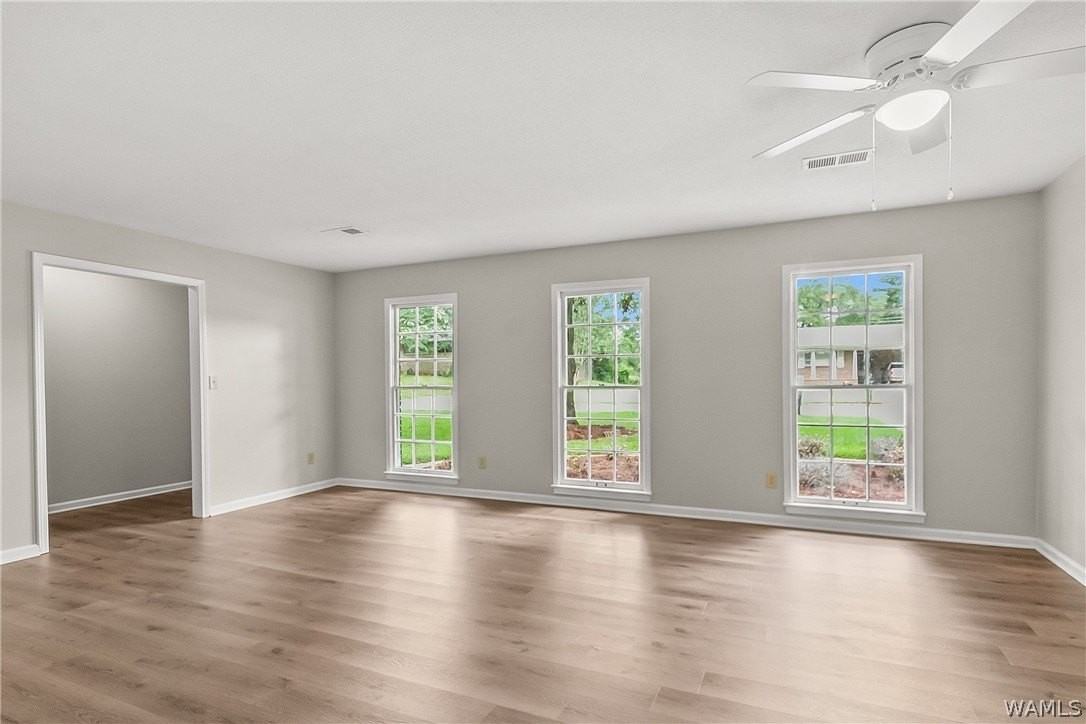 4215 Smith St - Photo 3 of 26