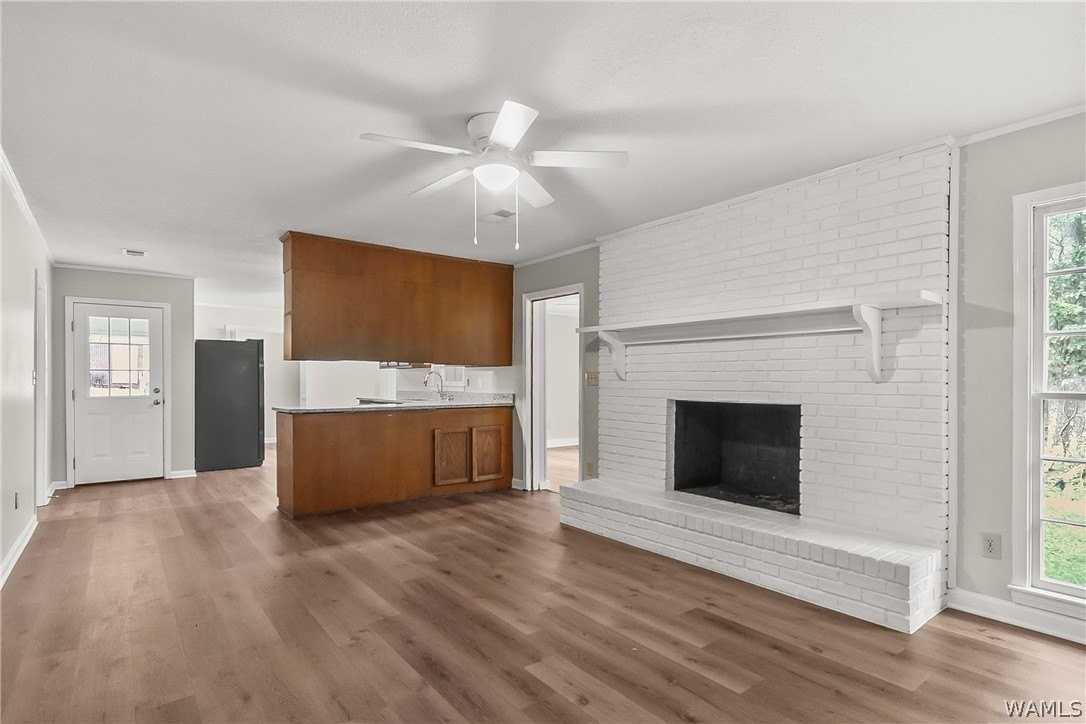 4215 Smith St - Photo 7 of 26