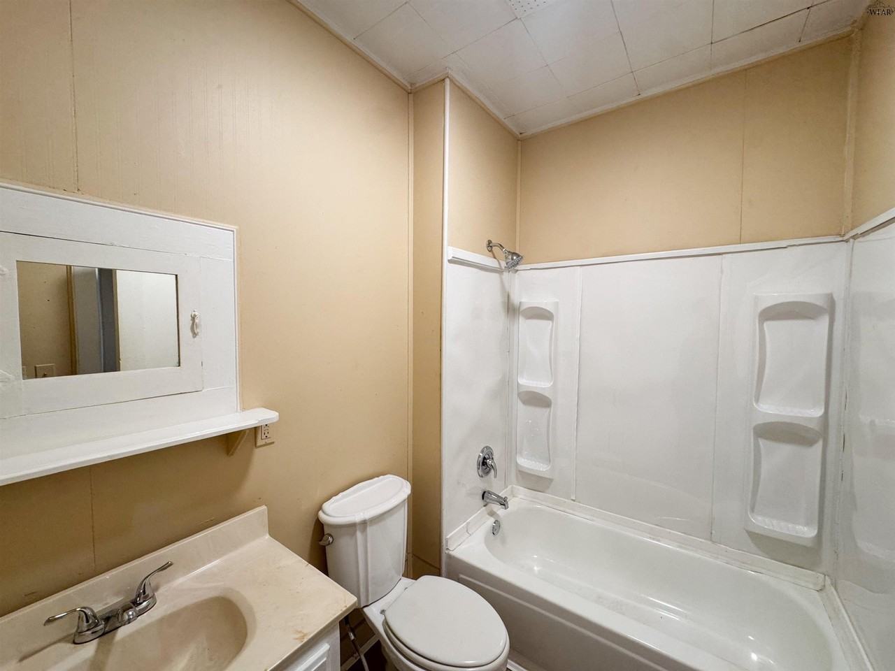 1913 Tilden St - Photo 5 of 10