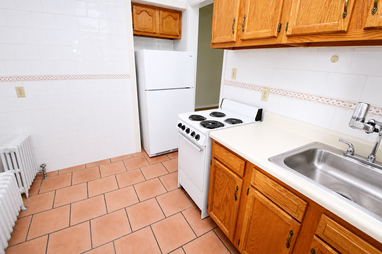 341 SOUTH HIGHLAND AVENUEAPT 6 #6 - Photo 3 of 7
