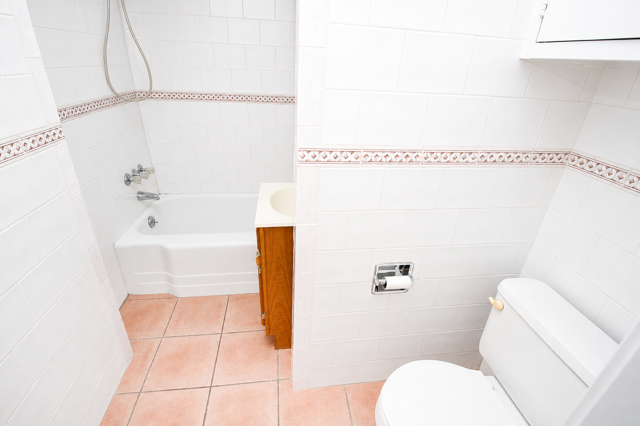 341 SOUTH HIGHLAND AVENUEAPT 6 #6 - Photo 5 of 7
