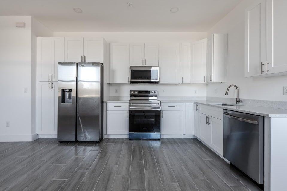 246 Rotonda Blvd W #1 - Photo 3 of 18