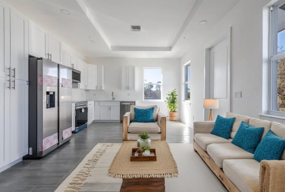 246 Rotonda Blvd W #1 - Photo 4 of 18