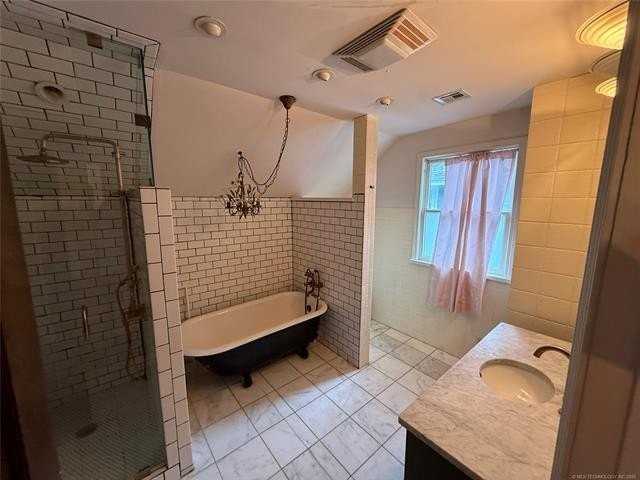 1414 S Carson Ave - Photo 6 of 17