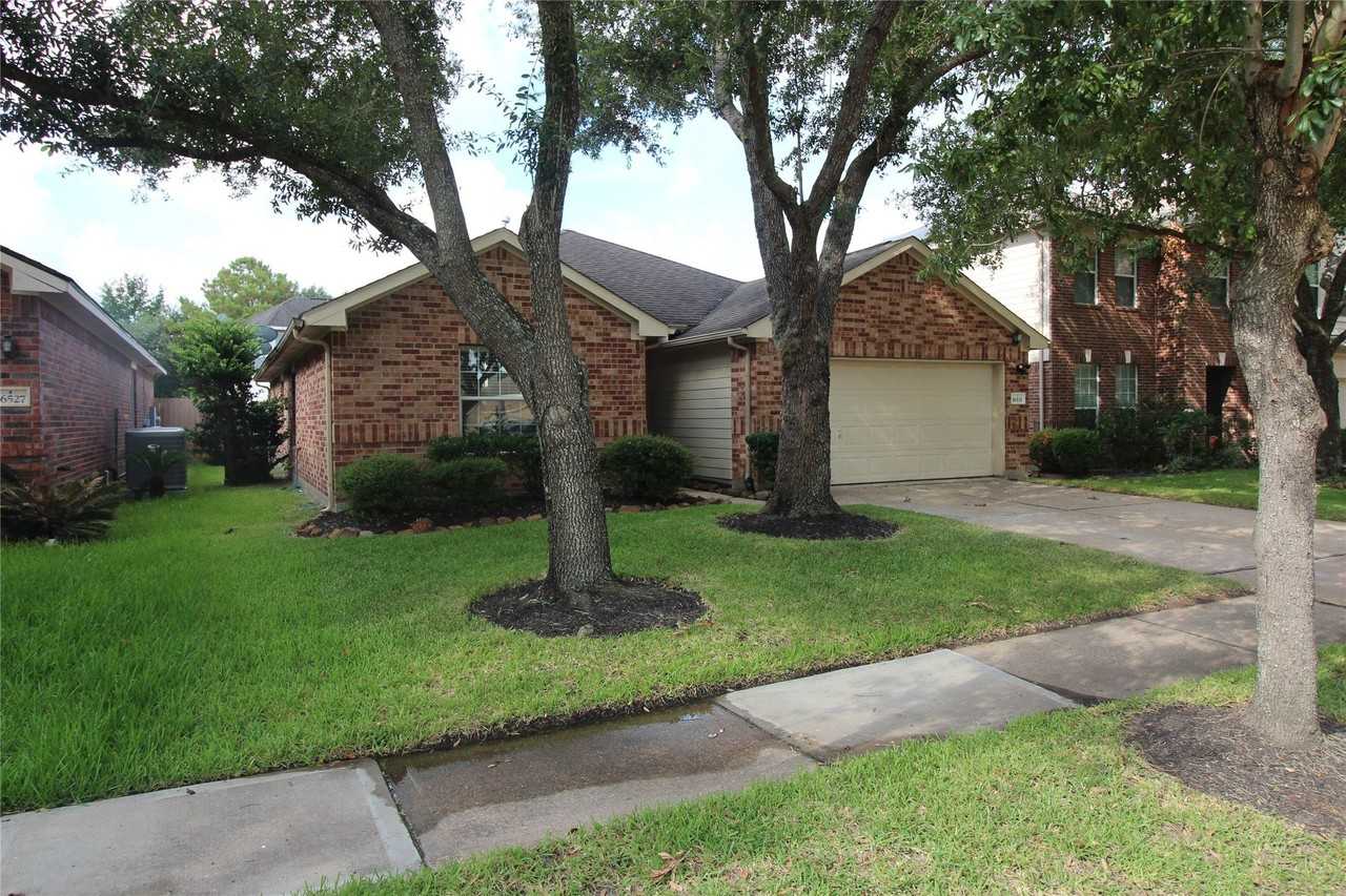 16531 Sperry Gardens Dr - Photo 2 of 30