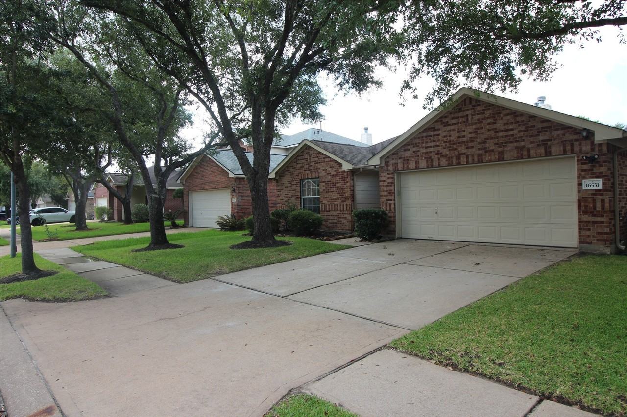 16531 Sperry Gardens Dr - Photo 3 of 30