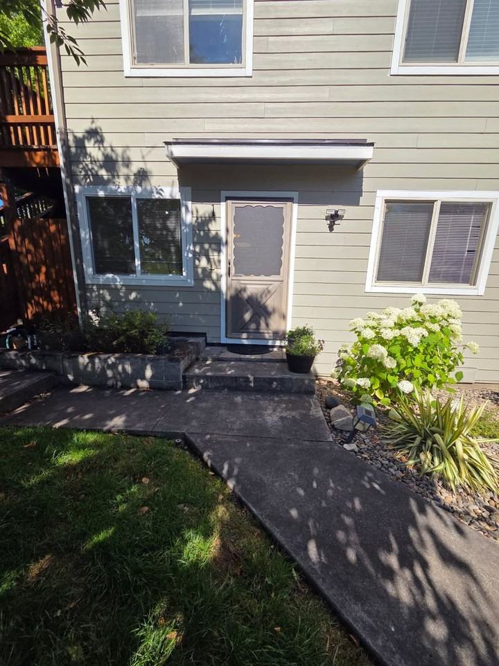 295 Tolman Creek Rd - Photo 3 of 22