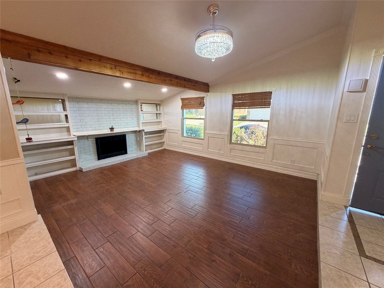 3709 Pinewood St - Photo 5 of 34