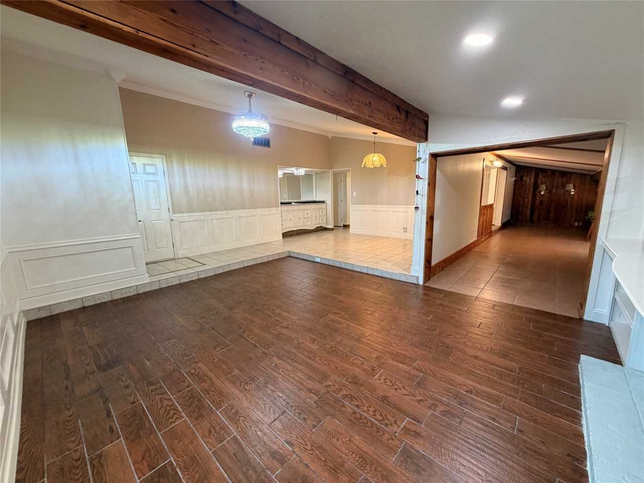 3709 Pinewood St - Photo 7 of 34