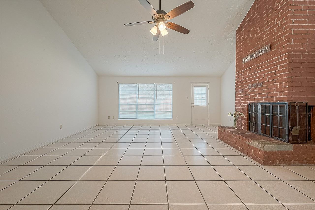 3806 Embarcadero Dr - Photo 6 of 43