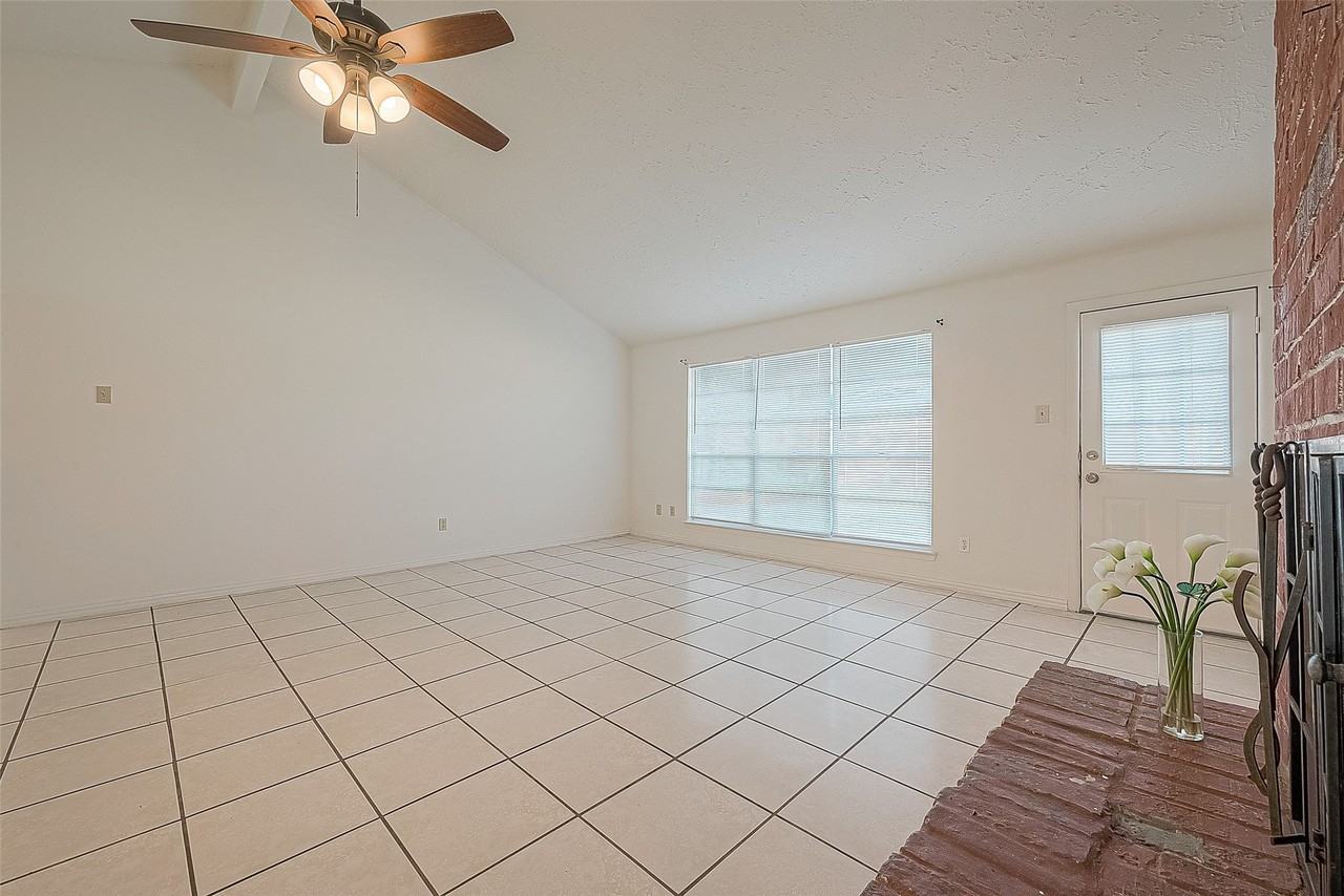 3806 Embarcadero Dr - Photo 7 of 43