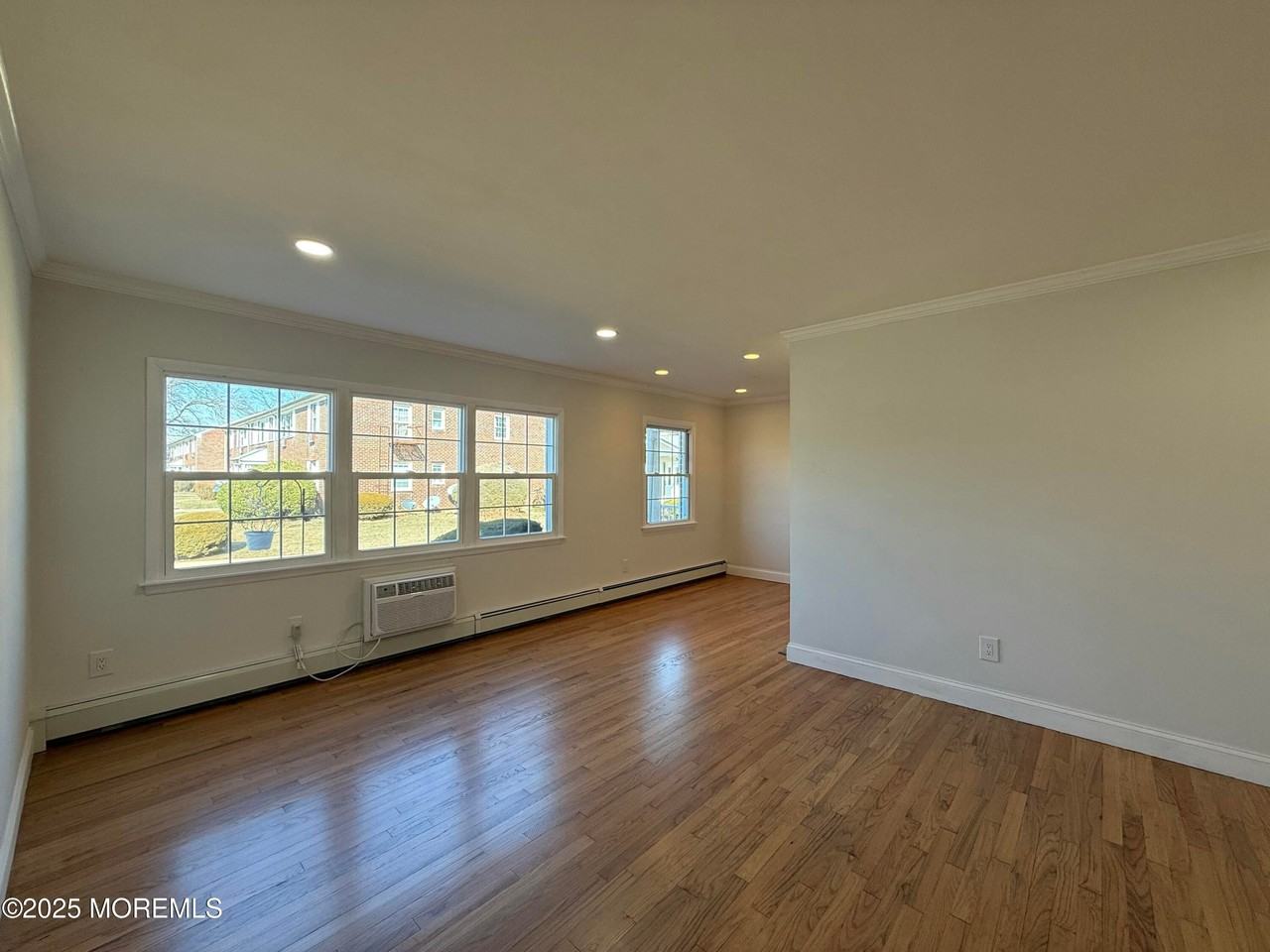 58 Stonehurst Blvd - Photo 3 of 22