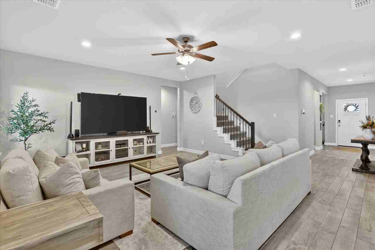 1721 Zilker Park Trl - Photo 6 of 40