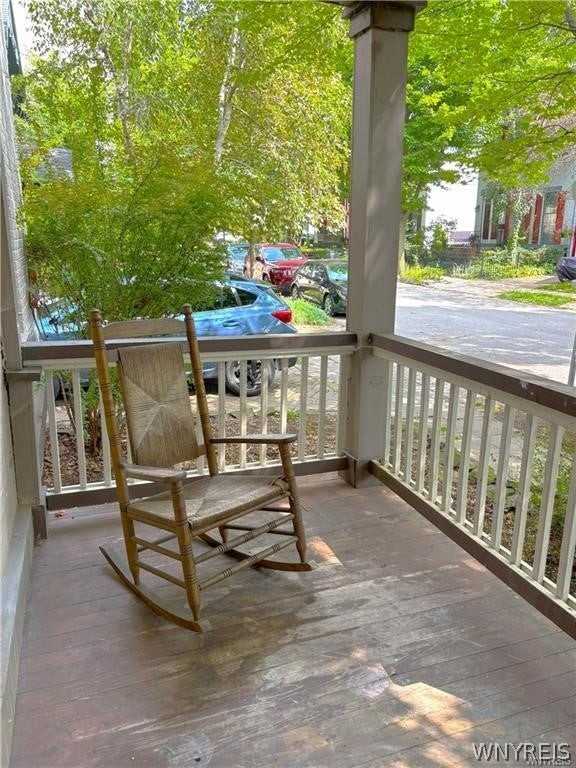 18 Irving Pl - Photo 3 of 10
