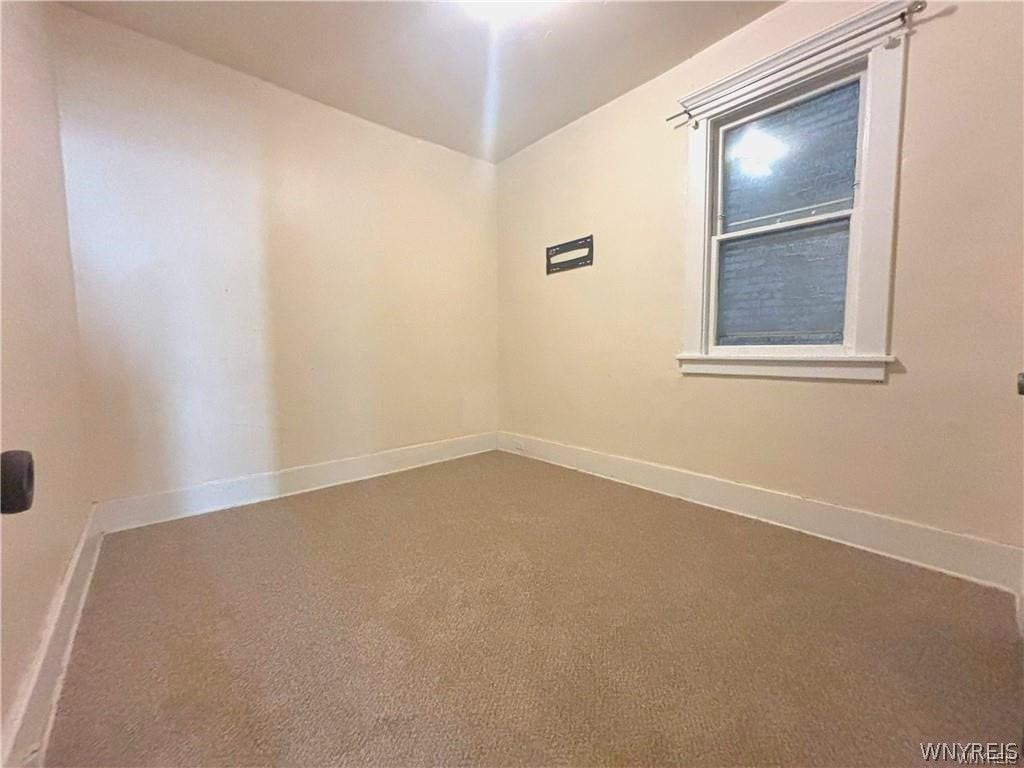 18 Irving Pl - Photo 6 of 10