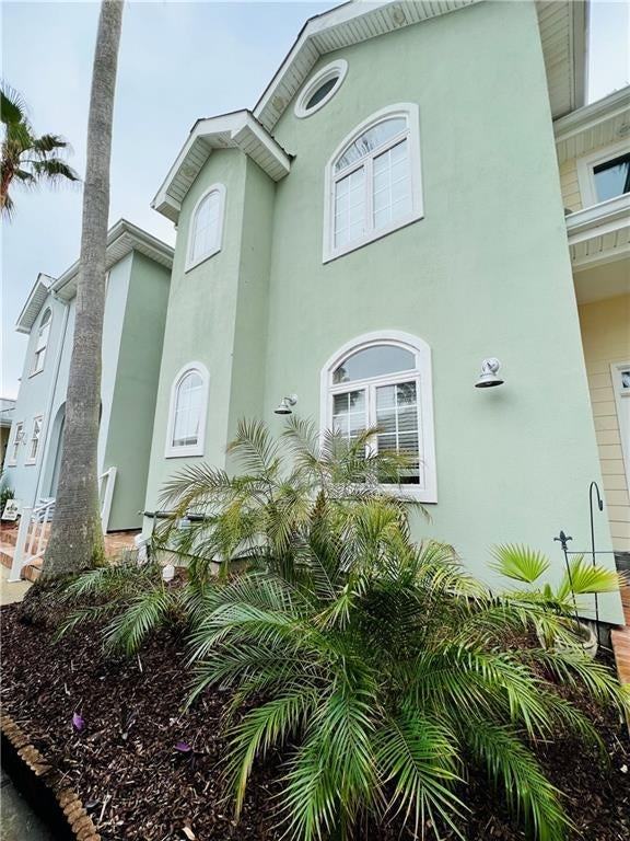 1413 Royal Palm Dr - Photo 2 of 17