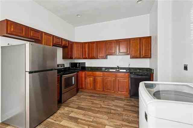 2712 Marengo St - Photo 5 of 10