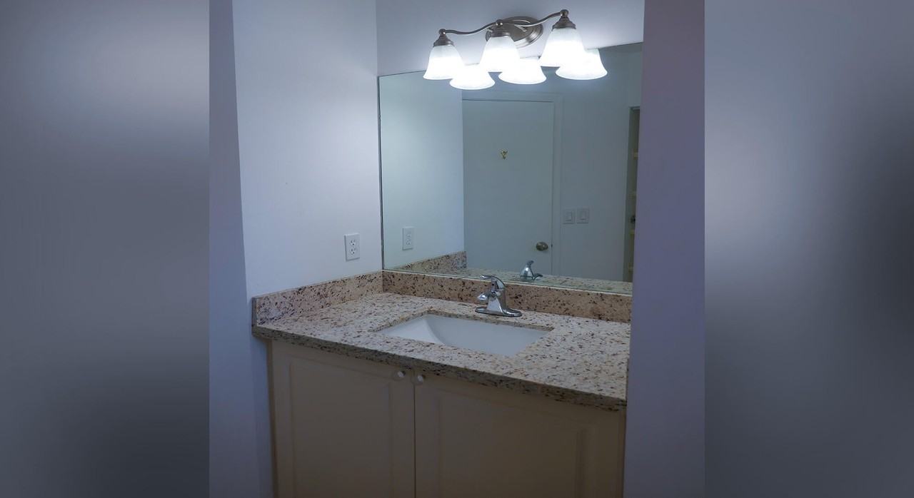 9861 Three Lakes Cir - Photo 7 of 21