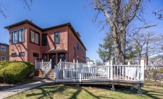 featured image of 852 Farmington Ave