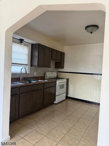 227 Illinois Ave - Photo 6 of 12