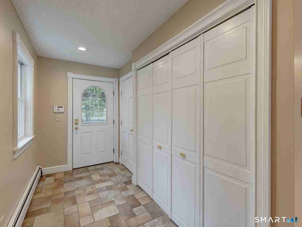 501 Highland St - Photo 6 of 38