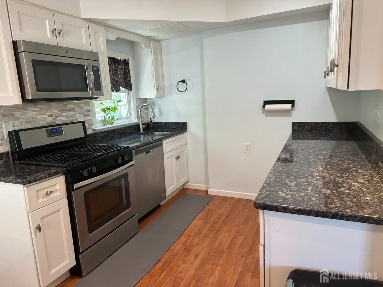 536 Alice Pl - Photo 3 of 11