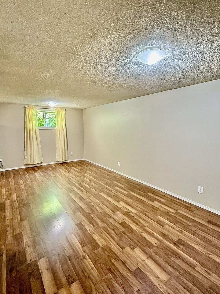 6028 Madigan Dr Ne - Photo 4 of 14